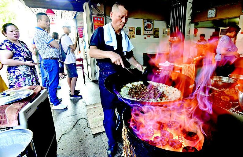 星空综合|
CCTV5+今日节目单:19:55直播CBA(广州-山西)