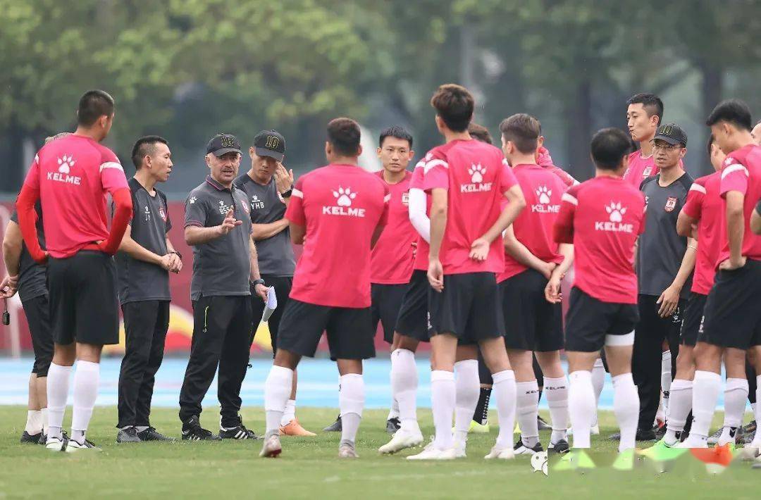 ‘星空·综合体育’
【常州赛区传真】巴巴扬携谭龙出席赛前新闻公布会  期待打好今年联赛第一枪(图11)