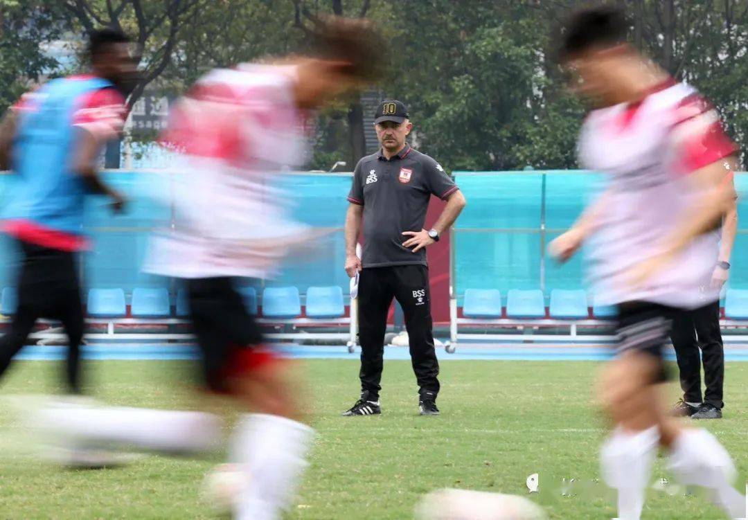 ‘星空·综合体育’
【常州赛区传真】巴巴扬携谭龙出席赛前新闻公布会  期待打好今年联赛第一枪(图13)