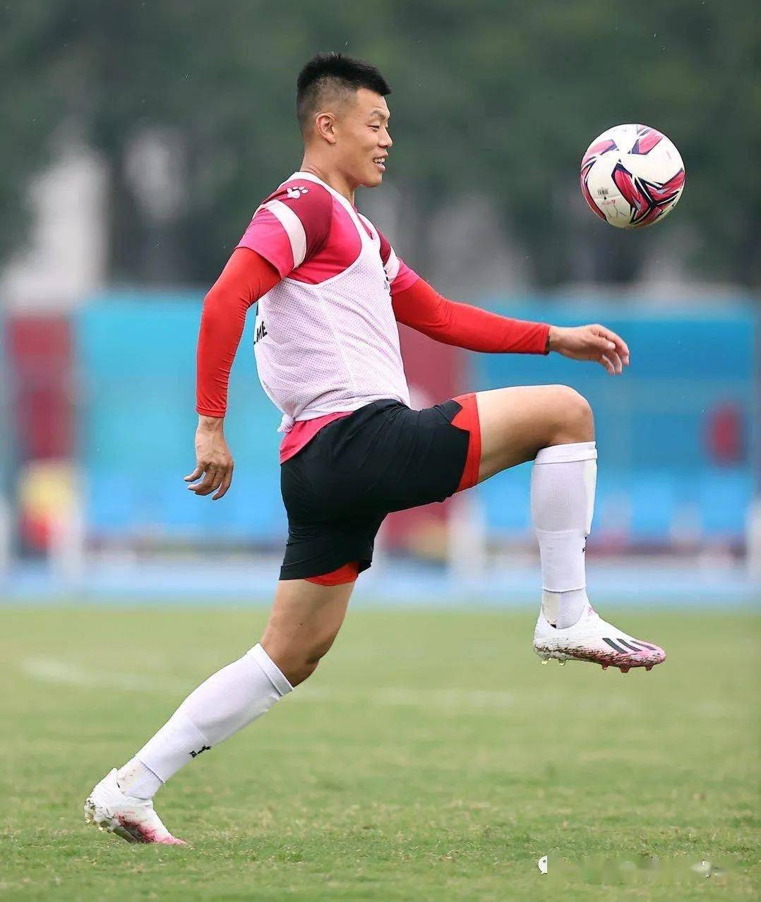 ‘星空·综合体育’
【常州赛区传真】巴巴扬携谭龙出席赛前新闻公布会  期待打好今年联赛第一枪(图14)